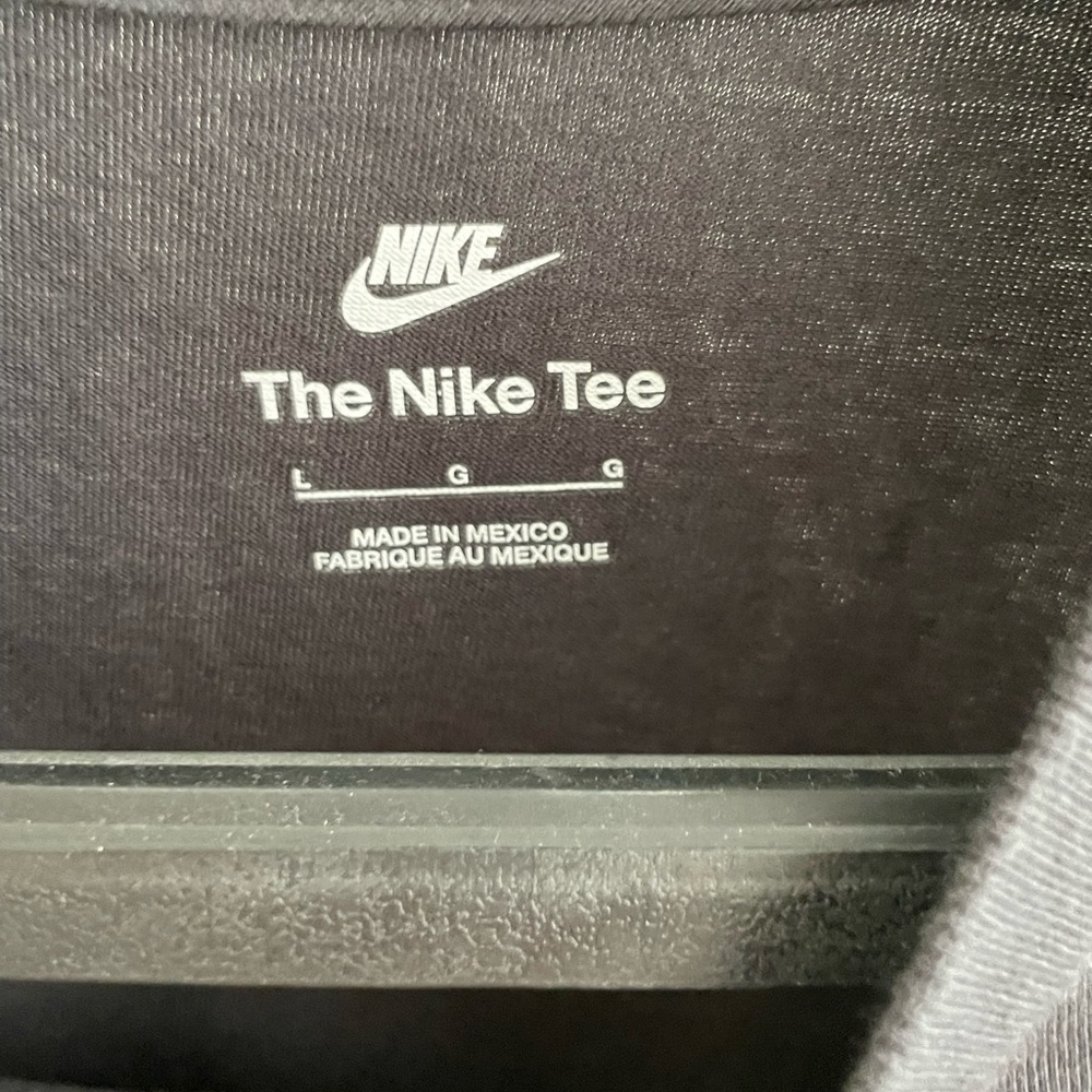 Nike Tee - Picture 3 of 3